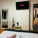 アパート Cinema Vardar Apartment, Downtown, Pedestrian Zone, #free Parking# *