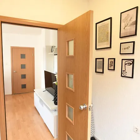 Cinema Vardar Apartment, Premium Downtown Location, Pedestrian Zone, Fully Air-Conditioned, Free Parking 아파트
