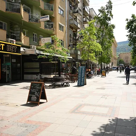 아파트 Cinema Vardar Apartment, Downtown - Pedestrian Zone, Fully Air-conditioned, Free Parking