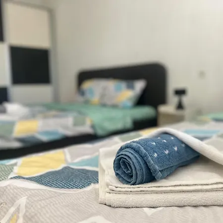 Apartman Cinema Vardar Apartment, Downtown - Pedestrian Zone, Fully Air-conditioned, Free Parking