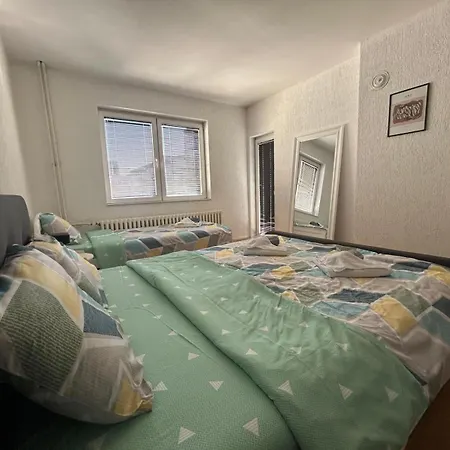 Cinema Vardar Apartment, Premium Downtown Location, Pedestrian Zone, Fully Air-Conditioned, Free Parking 스코페