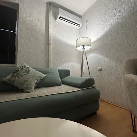 Cinema Vardar Apartment, Downtown, Pedestrian Zone, #free Parking# * Skopje