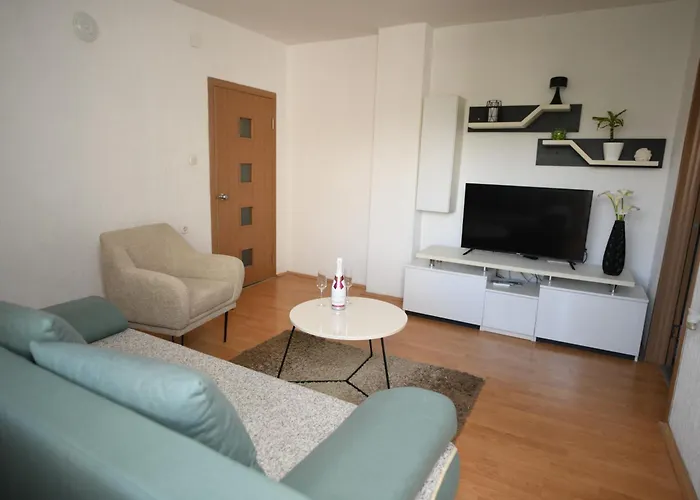 Cinema Vardar Apartment, Downtown, Pedestrian Zone, #free Parking# * Skopje