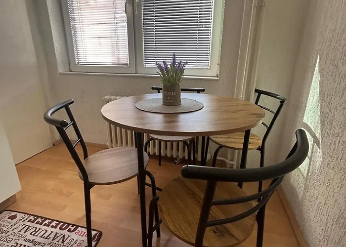 Cinema Vardar Apartment, Downtown, Pedestrian Zone, #free Parking# 아파트 스코페